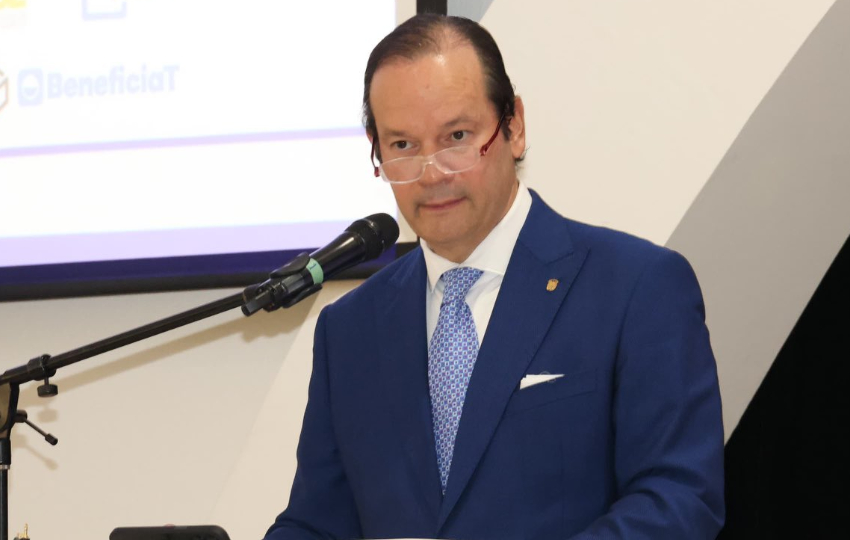 El canciller Javier Martínez-Acha recordó los casos pendientes de Méndez con la justicia. Foto: Cortesía