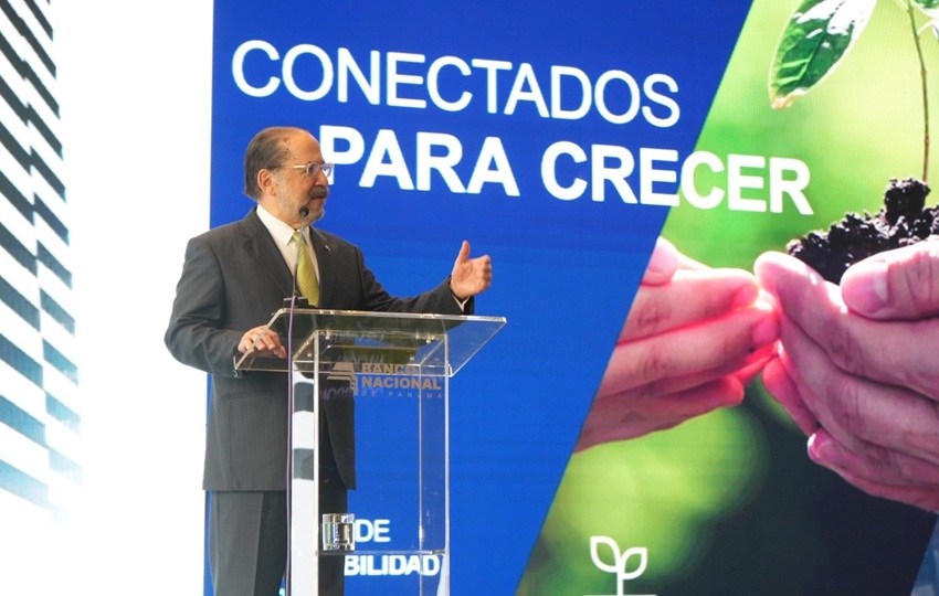 El informe de este año es que se elaboró con la opción 'De referencia' de los Estándares GRI 2021, destacó Javier Carrizo Esquivel.