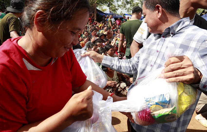 La contienda deja 35 muertos, 22 del lado tailandés (14 civiles y 8 soldados) y 13 del lado camboyano (8 civiles y 5 militares), según los últimos balances oficiales. Foto: EFE