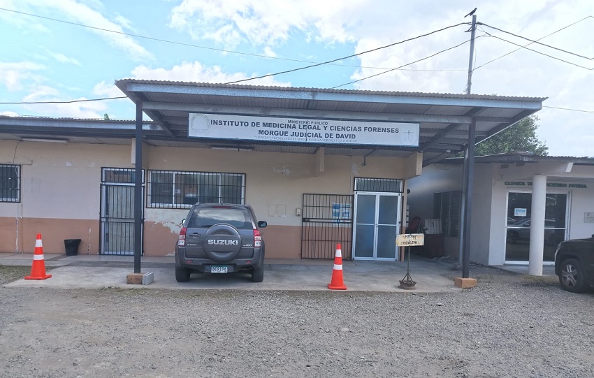 El cuerpo de la víctima fue llevado a la morgue judicial para realizar los estudios de rigor. Foto. Archivo
