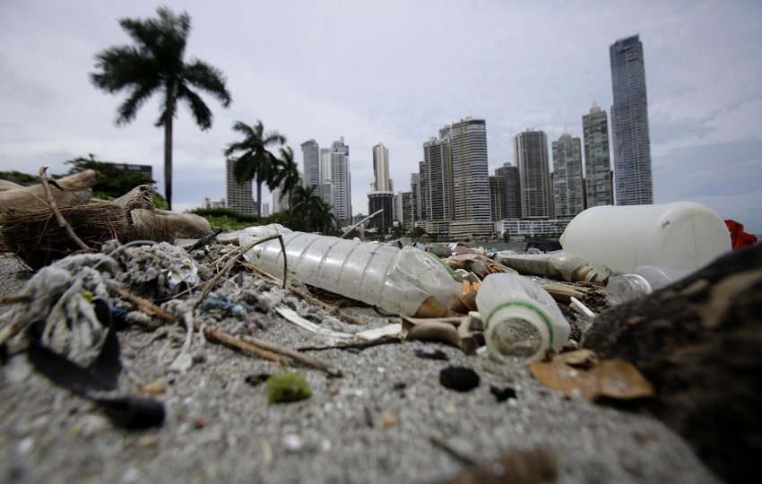 Se prevé generar 913.000 toneladas de plástico en 2040. Foto: EFE