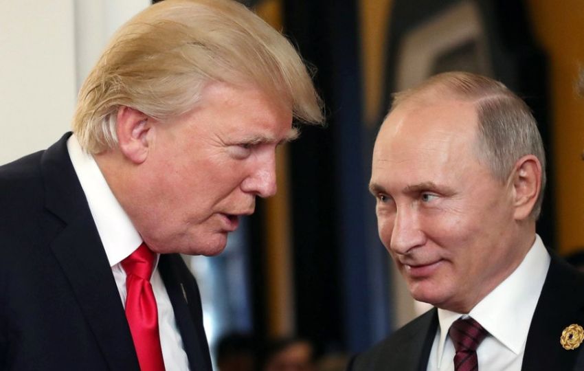 Encuentro del presidente ruso Vladimir Putin (D) y el presidente de EE.UU. Donald J. Trump (I) en un encuentro en 2017. Foto: EFE