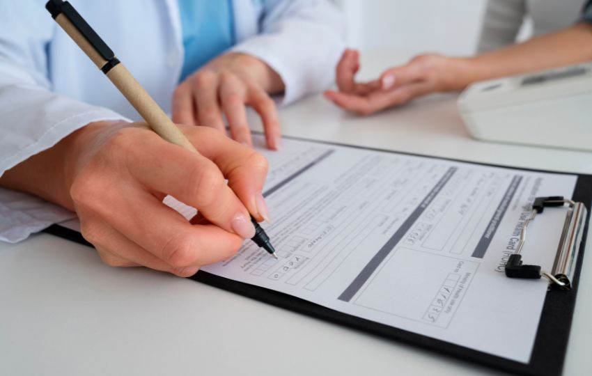 El certificado debe ajustarse a la realidad de la salud del paciente. Foto: Freepik