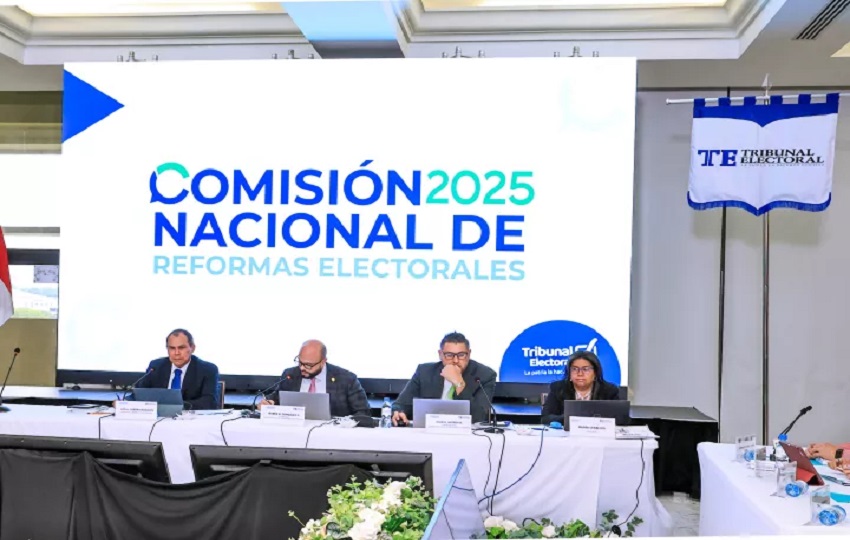 Reunión de la Comisión Nacional de Reformas Electorales. Foto: Cortesía