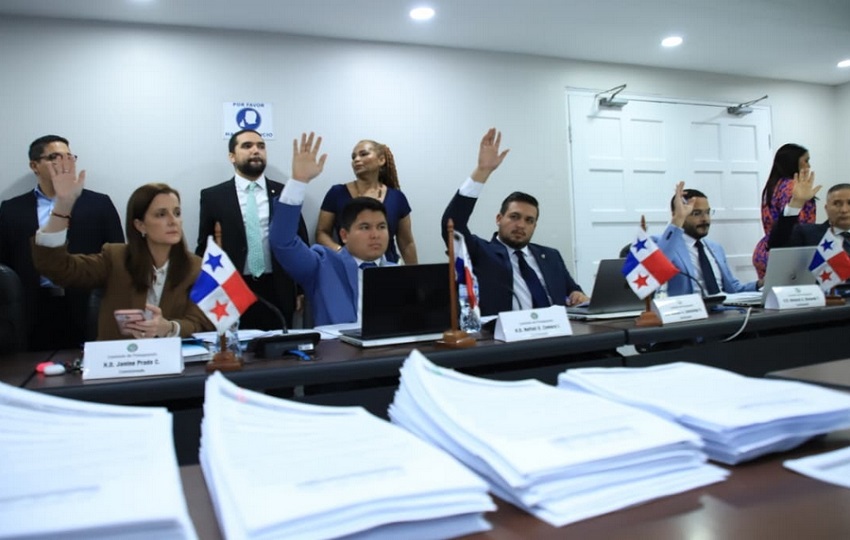 Sesión del pasado jueves 14 de agosto de la Comisión de Presupuesto. Foto: Cortesía