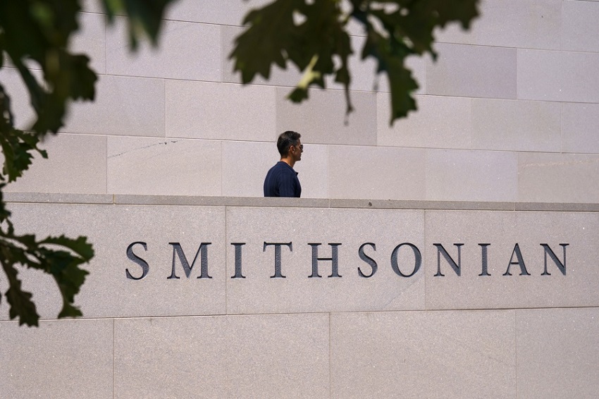 Según Donald Trump el Smithsonian está fuera de control. Foto EFE