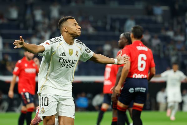 Mbappé festeja su gol ante Osasuna. Foto: EFE