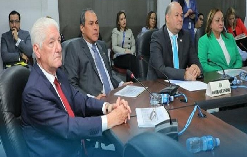 Narciso Arellano, Luis Guerra y Alfredo Juncá, magistrados del Tribunal Electoral. Cortesía