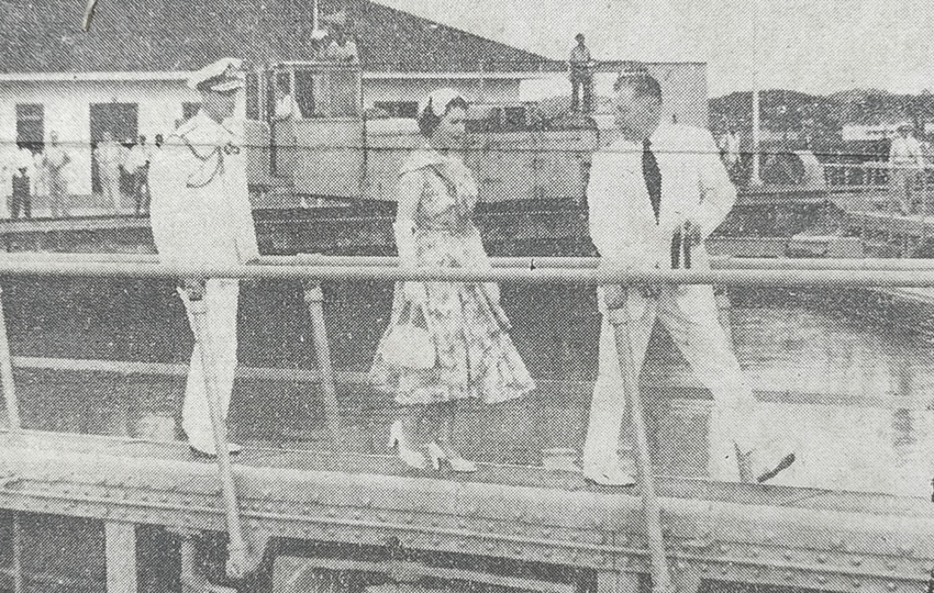 La reina Isabel en las esclusas de Miraflores. Foto: Panamá América