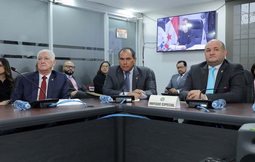 Narciso Arellano, Luis Guerra y Alfredo Juncá, magistrados del Tribunal Electoral. Foto: Cortesía