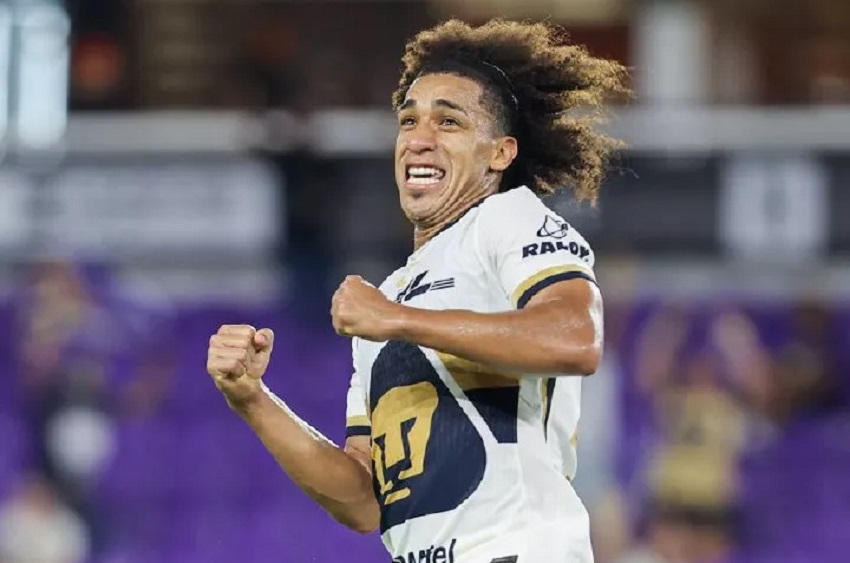 Adalberto Coco Carrasquilla es figura en los Pumas de México. Foto EFE
