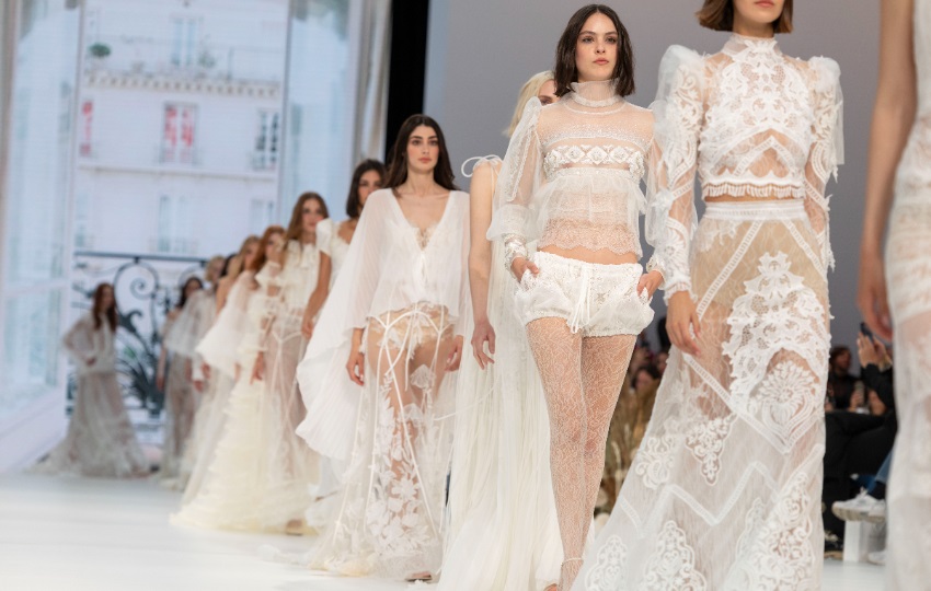 Propuesta de vestidos nupciales de la firma Yolancris para 2026. Foto: EFE / Marta Pérez.