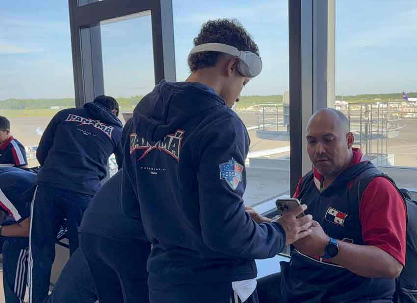 Equipo panameño durante una escala. Foto Fedebeis