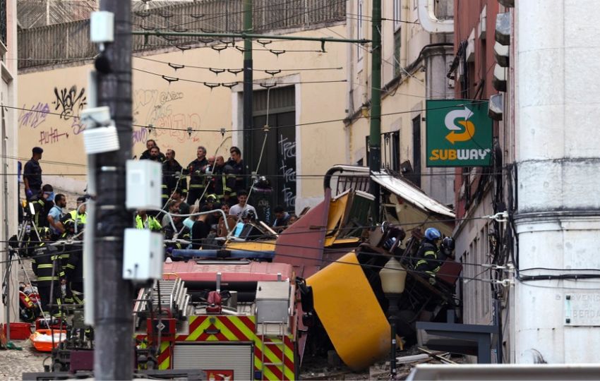 Accidente de funicular turístico en el centro de Lisboa. Foto: EFE
