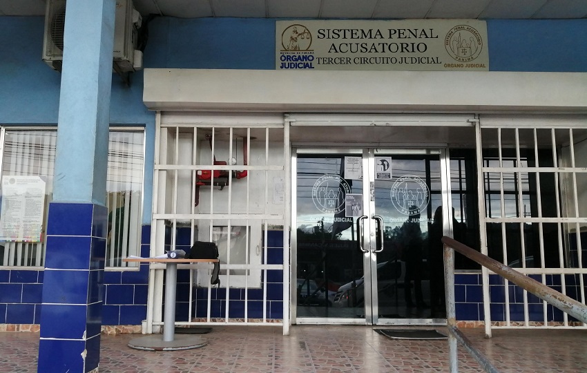 Se informó que la audiencia fue reprogramada para el próximo 16 de octubre a las 11 de la mañana. Foto. Eric Montenegro
