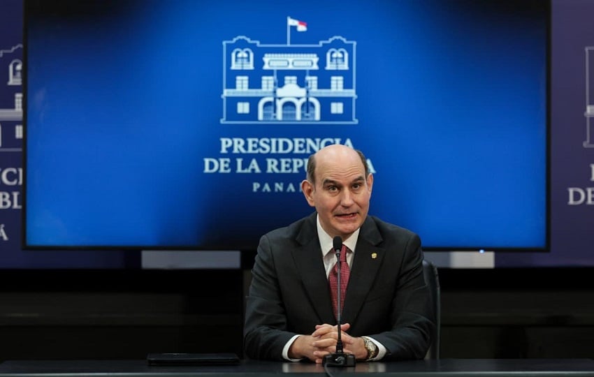 Felipe Chapman, ministro de Economía y Finanzas