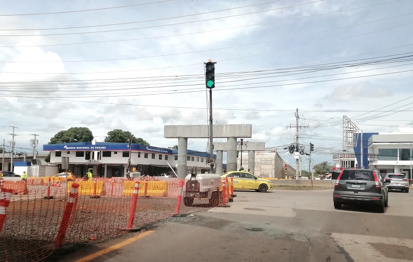 Con esta intervención se tiene prevista la instalación de 21 vigas pretensadas que forman parte esencial de la estructura del viaducto. Foto. Thays Domónguez