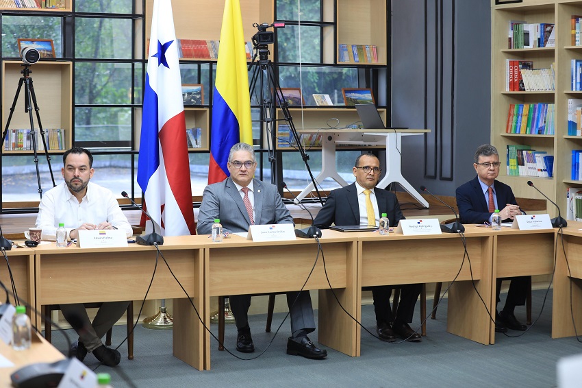 Ministros y autoridades panameñas y colombianas