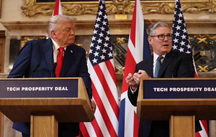Donald Trump se encuentra de visita en Europa. Foto:  EFE