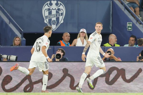 Franco Mastantuono, festeja su gol ante Levante. Foto: EFE