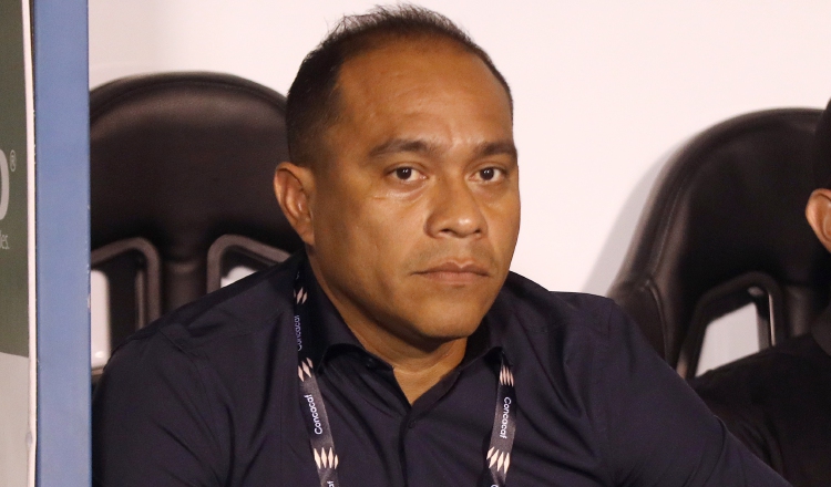 César Aguilar, DT del Sporting. Foto: EFE
