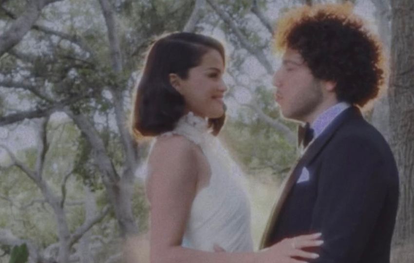 Selena Gómez y el productor y compositor musical Benny Blanco. Foto: EFE