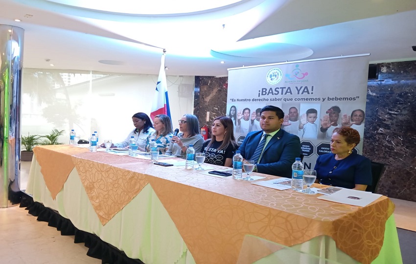 Esta iniciativa busca informar a los consumidores sobre el contenido excesivo de azúcares, grasas saturadas y sodio en los alimentos. Foto: Cortesía