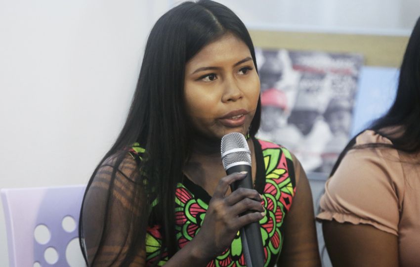 La integrante de la etnia Embera Chelin Chami. Foto: EFE