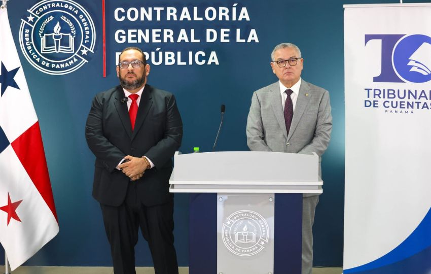 El magistrado presidente del Tribunal de Cuentas, Rainier del Rosario Franco junto al contralor, Anel Flores. Foto: Cortesía