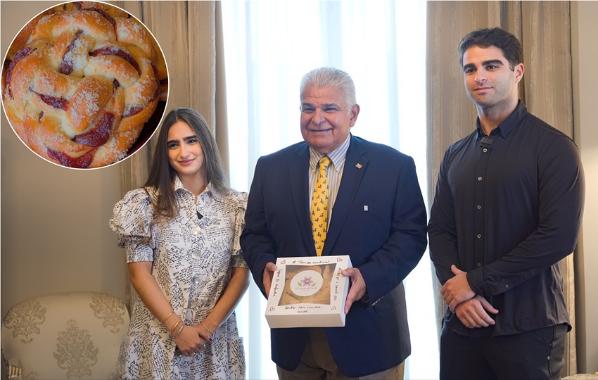 El presidente Mulino recibió a la creadora del famoso pan en la Presidencia. Foto: Cortesía