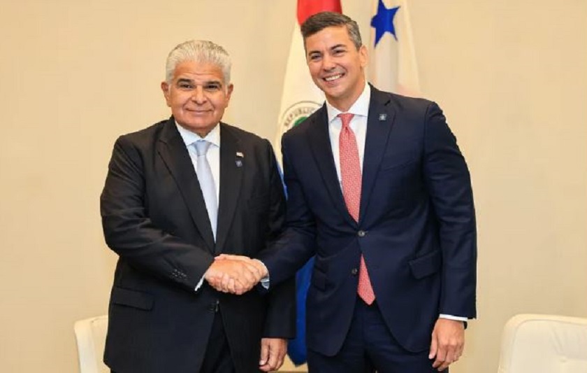 José Raúl Mulino junto a su homólogo Santiago Peña. Foto: Cortesía