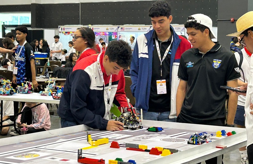 Panamá hace historia en la robótica educativa.