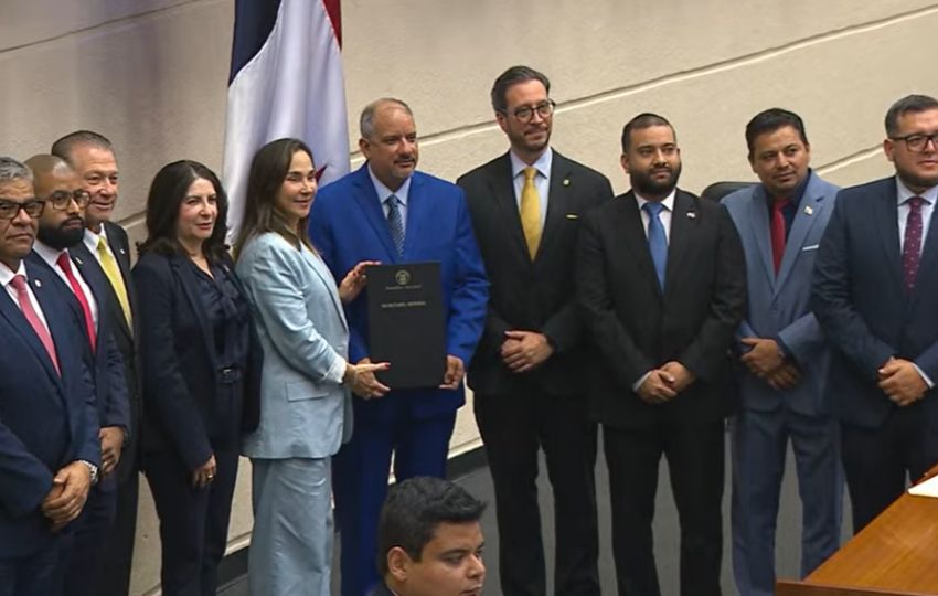 El presupuesto fue aprobado en tercer debate por el Pleno de la Asamblea.  El presupuesto fue aprobado en tercer debate por el Pleno de la Asamblea.