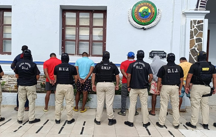Se aprehendieron a 11 miembros, entre estos a alias "Bebé" quien figura como supuesto cabecilla. Foto. Policía Nacional Se aprehendieron a 11 miembros, entre estos a alias "Bebé" quien figura como supuesto cabecilla. Foto. Policía Nacional