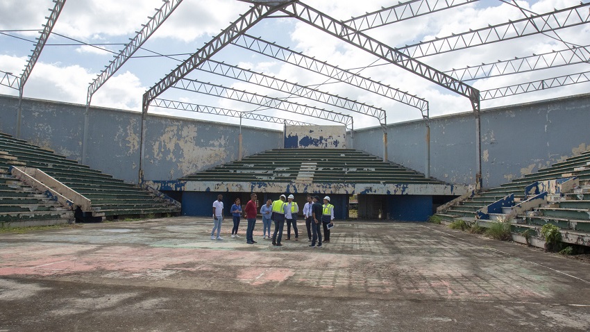Así se encontraba el gimnasio de San Miguelito en el mes febrero, durante una inspección realizada por técnicos de Conades. Foto: Cortesía Así se encontraba el gimnasio de San Miguelito en el mes febrero, durante una inspección realizada por técnicos de Conades. Foto: Cortesía