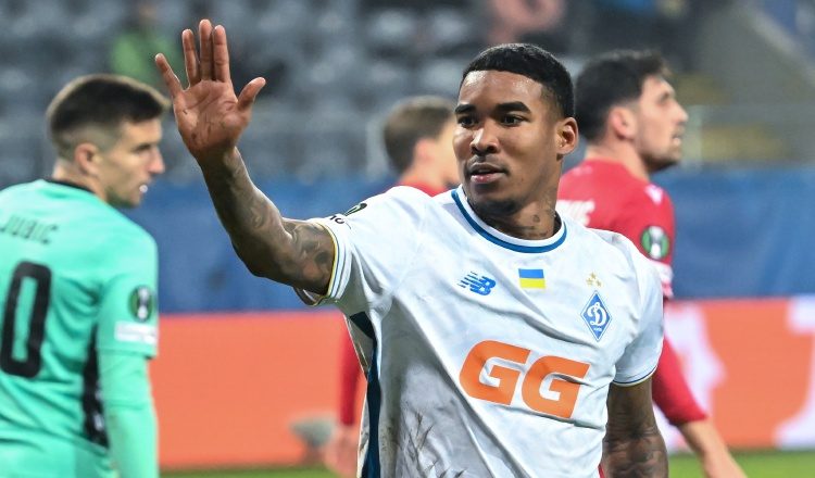 El panameño Eduardo Guerrero del  Dynamo Kiev, festeja su gol.  Foto: EFE