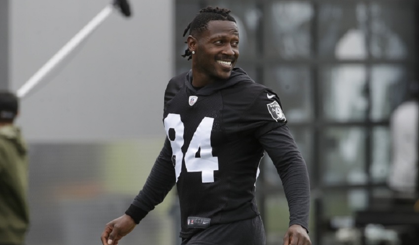 Antonio Brown habría estado este último tiempo en Dubái. Antonio Brown habría estado este último tiempo en Dubái.