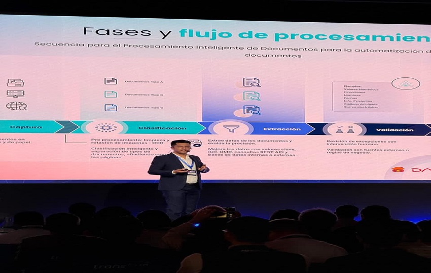 Segura sostiene que Panamá tiene muchas condiciones a favor para convertirse en un referente de inteligencia artificial para la región. Foto: Cortesía Segura sostiene que Panamá tiene muchas condiciones a favor para convertirse en un referente de inteligencia artificial para la región. Foto: Cortesía