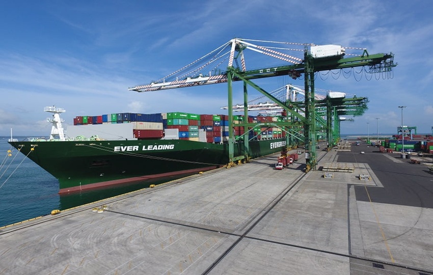 Desembarque en puerto de Colón. Foto: Cortesía