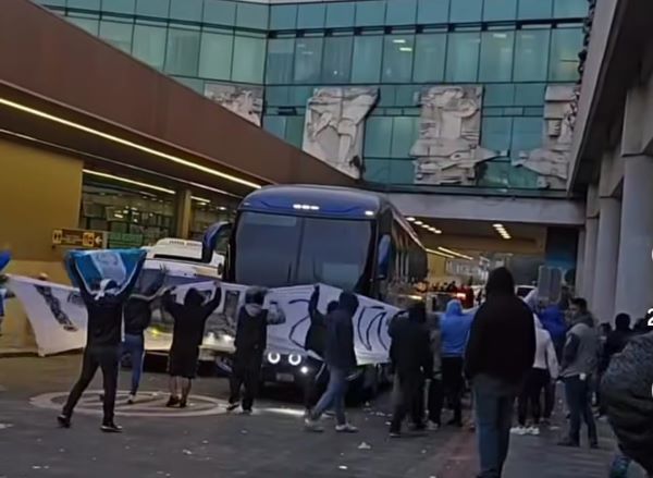 El equipo panameño fue hostigado por la afición guatemalteca. Foto:/captura