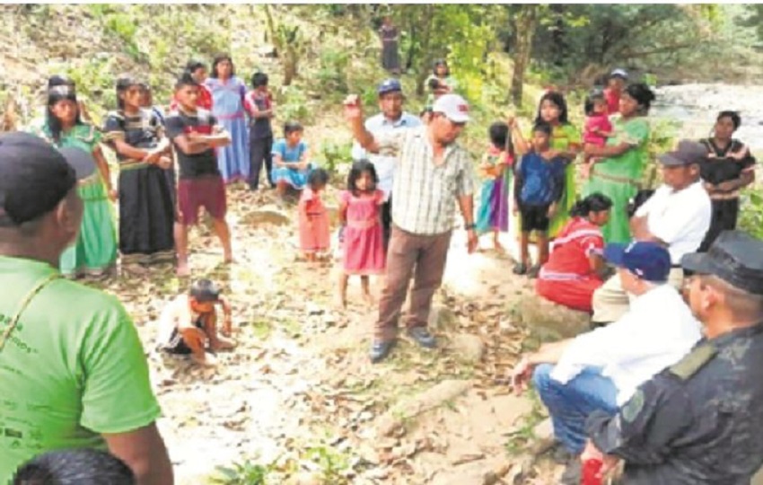 Los indígenas, en la mayoría de los casos, se resisten al examen porque consideran que la enfermedad proviene de “hechizos”.  Foto: Archivo