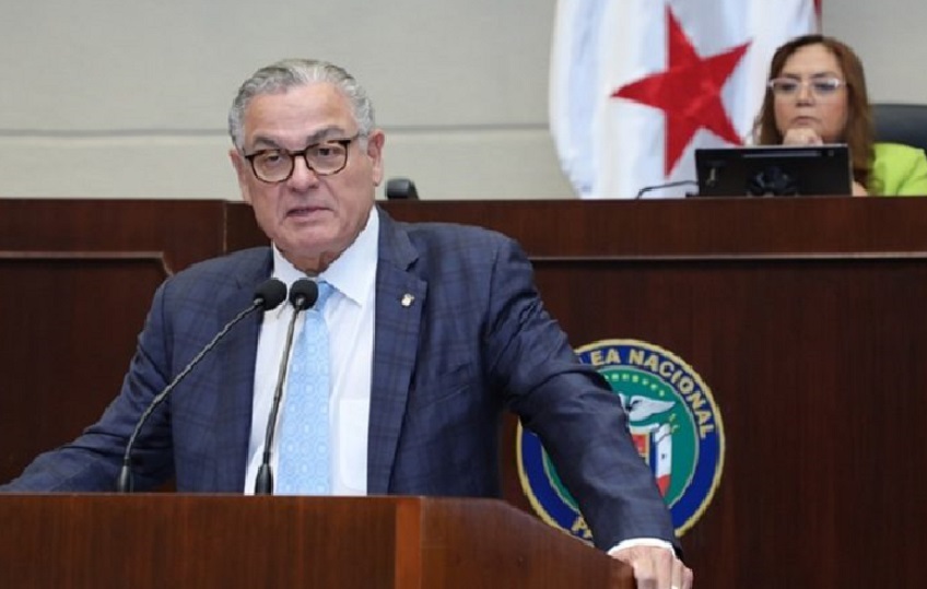 Flores dijo que esto no se trata de persecución política. Flores dijo que esto no se trata de persecución política.