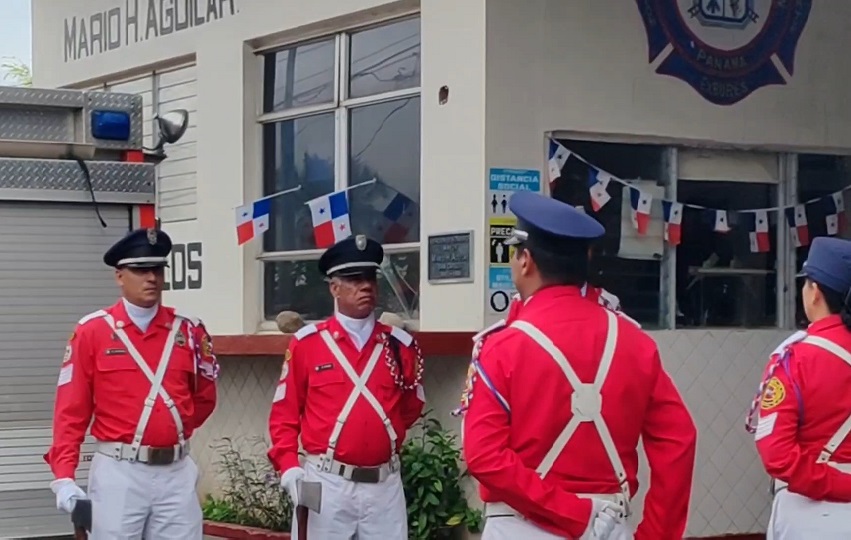 Esta estación de bomberos ubicada en San Carlos cabecera cumplió recientemente 56 años de existencia. Foto. Eric Montenegro Esta estación de bomberos ubicada en San Carlos cabecera cumplió recientemente 56 años de existencia. Foto. Eric Montenegro