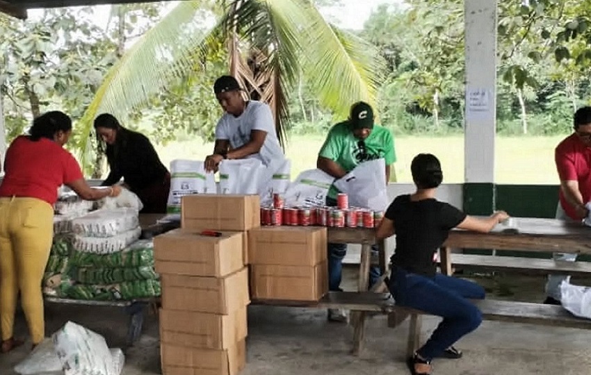 Cada una de las cajas incluirá productos como jamón picnic, piña, arroz, guandú y azúcar. Diomedes Sánchez