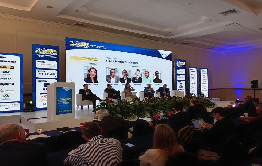 Expertos nacionales e internacionales compartiendo sus experiencias en la Expo Minera Internacional. Foto: Cortesía 