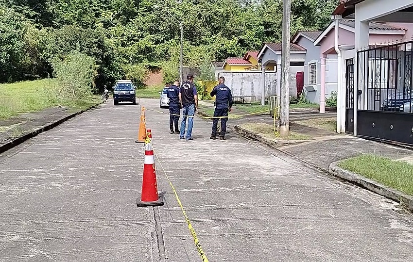 El hecho se suscitó en una calle sin salida de la Barriada El Edén, en el distrito de Arraiján, provincia de Panamá Oeste. Foto: Cortesía El hecho se suscitó en una calle sin salida de la Barriada El Edén, en el distrito de Arraiján, provincia de Panamá Oeste. Foto: Cortesía