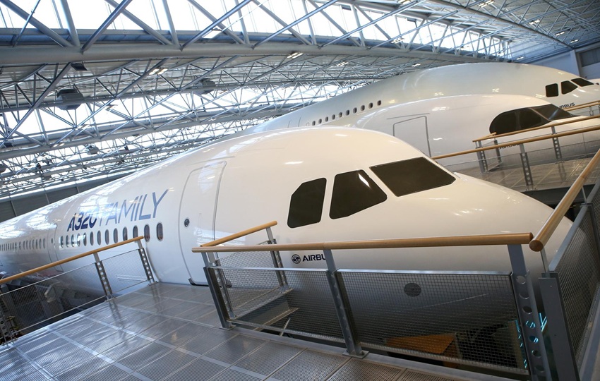 Los operadores deben sustituir el software antes de que los aviones vuelvan a volar a las 00:01 del domingo 30 de noviembre. Foto: EFE