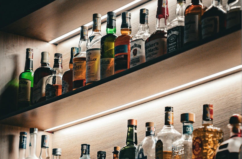 Los licores de mayor consumo en el país son la cerveza, el seco y el ron. Foto ilustrativa