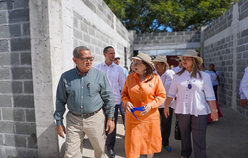 Las autoridades locales se comprometieron a garantizar los servicios básicos de agua, electricidad y carreteras para las nuevas instalaciones. Foto: Cortesía