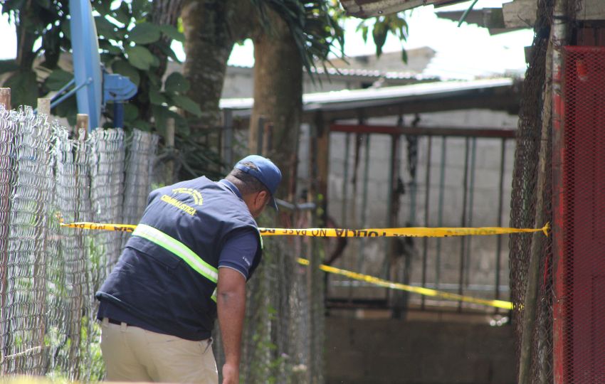 Ambos cuerpos presentaban heridas de bala en la cabeza. Foto: Eric Montenegro Ambos cuerpos presentaban heridas de bala en la cabeza. Foto: Eric Montenegro